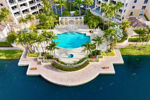 Condo in Key Biscayne, Florida, 2 bedrooms  № 1971275 - photo 17