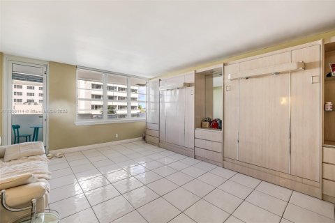 Copropriété à vendre à Miami Beach, Floride: 1 chambre, 76.18 m2 № 2012299 - photo 16