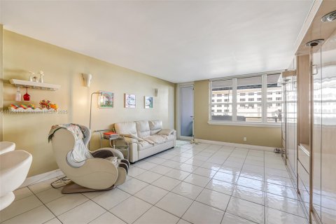 Copropriété à vendre à Miami Beach, Floride: 1 chambre, 76.18 m2 № 2012299 - photo 8