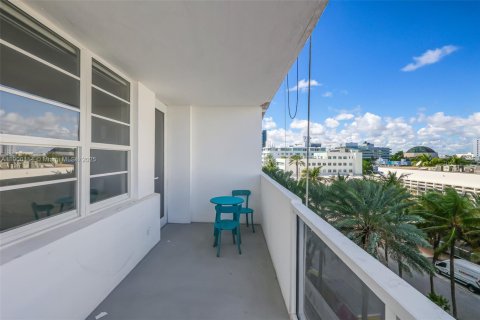 Copropriété à vendre à Miami Beach, Floride: 1 chambre, 76.18 m2 № 2012299 - photo 26