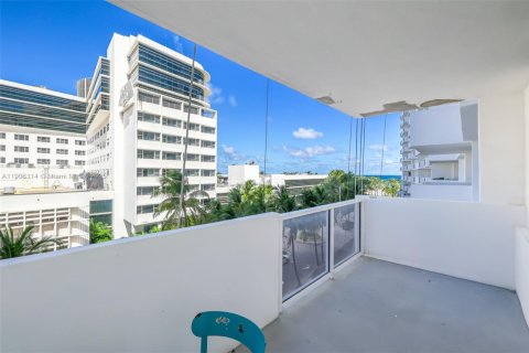 Copropriété à vendre à Miami Beach, Floride: 1 chambre, 76.18 m2 № 2012299 - photo 22
