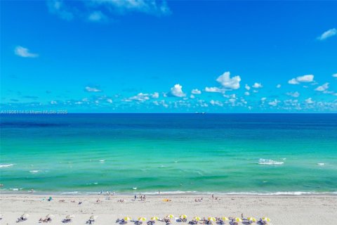 Copropriété à vendre à Miami Beach, Floride: 1 chambre, 76.18 m2 № 2012299 - photo 4