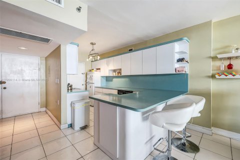 Copropriété à vendre à Miami Beach, Floride: 1 chambre, 76.18 m2 № 2012299 - photo 12