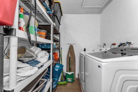 Villa ou maison à vendre à Miami, Floride: 4 chambres, 164.99 m2 № 2086891 - photo 18