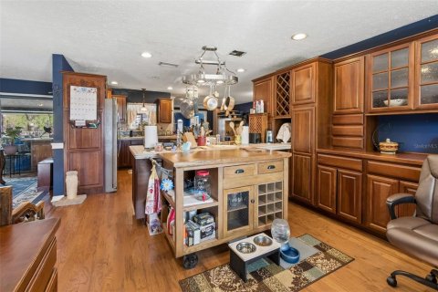 House in Zephyrhills, Florida 4 bedrooms, 205.04 sq.m. № 2217996 - photo 12