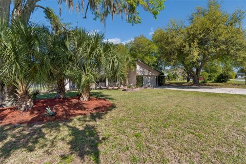 House in Zephyrhills, Florida 4 bedrooms, 205.04 sq.m. № 2217996 - photo 2