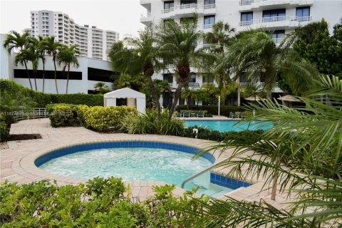 Copropriété à vendre à Aventura, Floride: 2 chambres, 98.66 m2 № 1925942 - photo 21