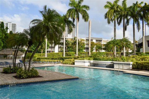 Copropriété à vendre à Aventura, Floride: 2 chambres, 98.66 m2 № 1925942 - photo 20