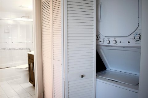 Copropriété à vendre à Aventura, Floride: 2 chambres, 98.66 m2 № 1925942 - photo 5