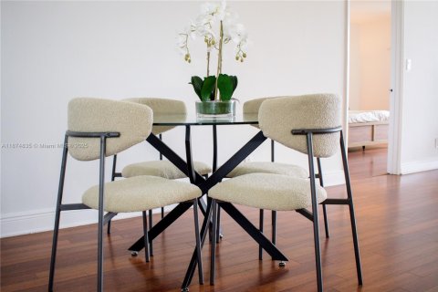 Copropriété à vendre à Aventura, Floride: 2 chambres, 98.66 m2 № 1925942 - photo 6