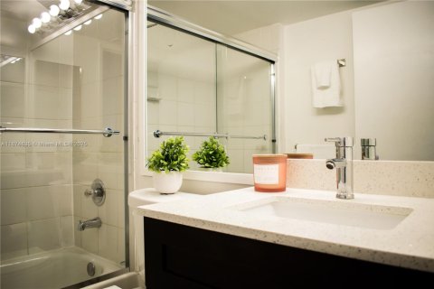 Copropriété à vendre à Aventura, Floride: 2 chambres, 98.66 m2 № 1925942 - photo 8