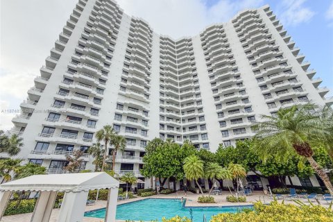 Copropriété à vendre à Aventura, Floride: 2 chambres, 98.66 m2 № 1925942 - photo 18