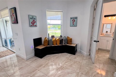 House in Homestead, Florida 4 bedrooms, 228.54 sq.m. № 1858585 - photo 24