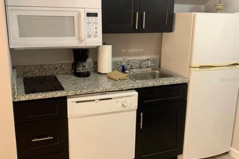 Condominio en venta en Kissimmee, Florida, 1 dormitorio, 51.28 m2 № 1649697 - foto 13