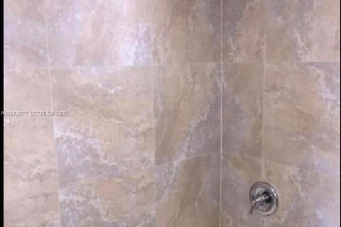 Condominio en alquiler en Margate, Florida, 1 dormitorio, 74.32 m2 № 2038205 - foto 6