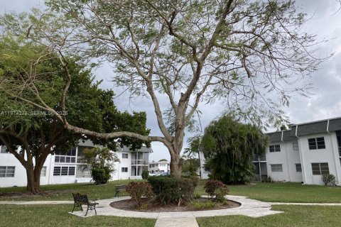 Condominio en alquiler en Margate, Florida, 1 dormitorio, 74.32 m2 № 2038205 - foto 9