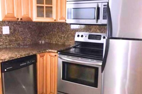 Кондоминиум с 1 спальней в Маргит, Флорида № 2038205