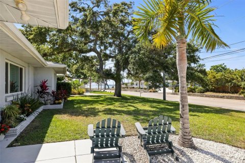 House in Clearwater, Florida 3 bedrooms, 167.22 sq.m. № 1678490 - photo 6
