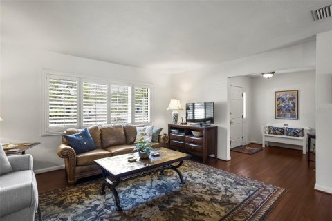 House in Clearwater, Florida 3 bedrooms, 167.22 sq.m. № 1678490 - photo 8