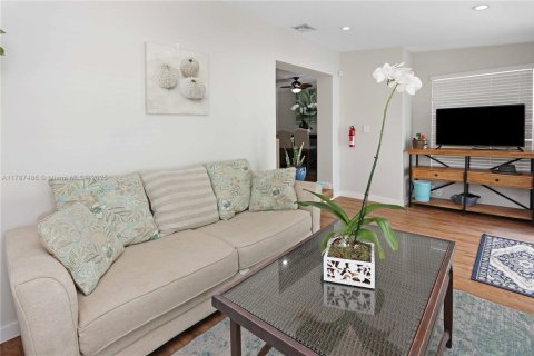 Villa ou maison à vendre à Hollywood, Floride: 3 chambres, 149.57 m2 № 1739999 - photo 5
