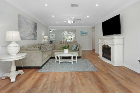 Villa ou maison à vendre à Hollywood, Floride: 3 chambres, 149.57 m2 № 1739999 - photo 8