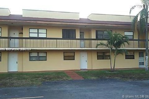 Condo in Miami, Florida, 2 bedrooms  № 2042003