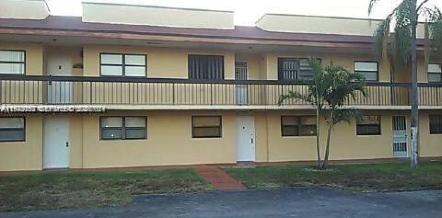 Condo in Miami, Florida, 2 bedrooms  № 2042003