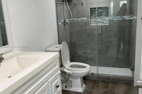 Condo in Miami, Florida, 2 bedrooms  № 2042003 - photo 11