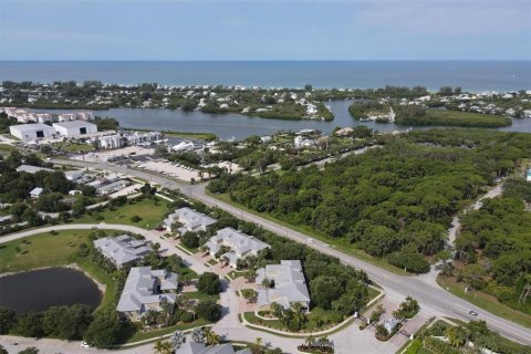 Villa ou maison à louer à Englewood, Floride: 4 chambres, 244.15 m2 № 2096877 - photo 2