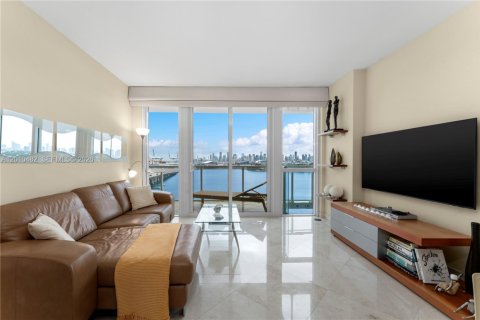 Condo in Miami Beach, Florida, 1 bedroom № 2075240 - photo 3