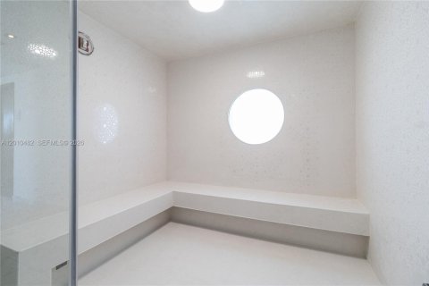 Condo in Miami Beach, Florida, 1 bedroom № 2075240 - photo 29