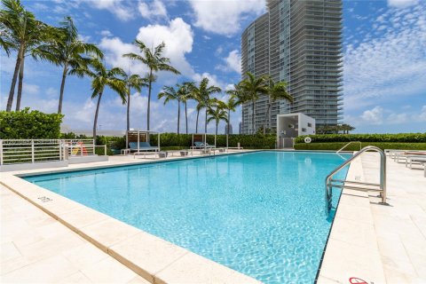 Condo in Miami Beach, Florida, 1 bedroom № 2075240 - photo 24