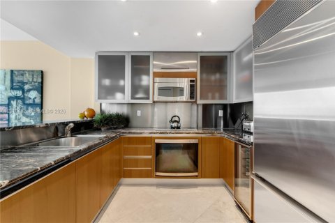 Condo in Miami Beach, Florida, 1 bedroom № 2075240 - photo 9