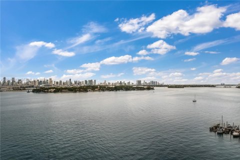 Condo in Miami Beach, Florida, 1 bedroom № 2075240 - photo 21