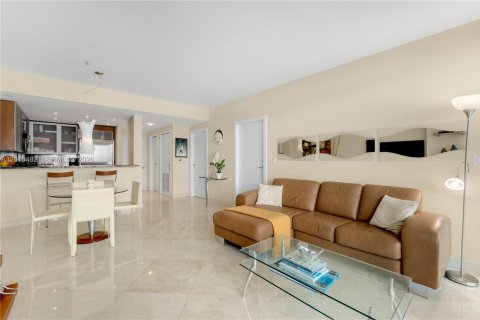 Condo in Miami Beach, Florida, 1 bedroom № 2075240 - photo 7