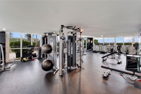 Condo in Miami Beach, Florida, 1 bedroom № 2075240 - photo 27