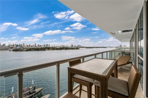 Condo in Miami Beach, Florida, 1 bedroom № 2075240 - photo 19