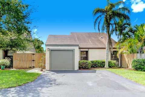 Villa ou maison à louer à Miami, Floride: 3 chambres, 117.24 m2 № 2007519 - photo 14