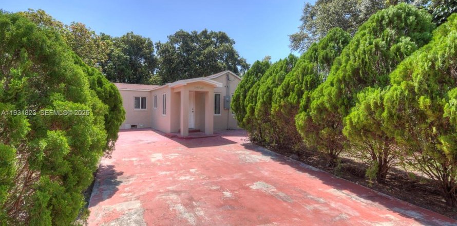 Дом в Майами, Флорида 3 спальни, 97.27м2 № 2034608