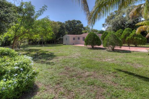 Снять в аренду виллу или дом в Майами, Флорида 3 спальни, 97.27м2, № 2034608 - фото 8