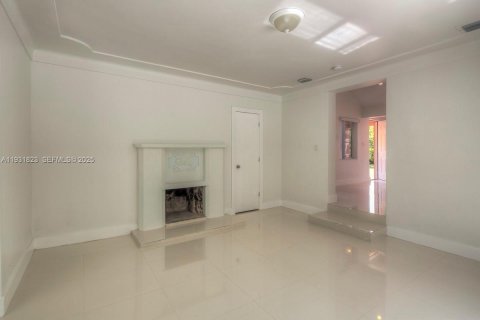 Снять в аренду виллу или дом в Майами, Флорида 3 спальни, 97.27м2, № 2034608 - фото 14