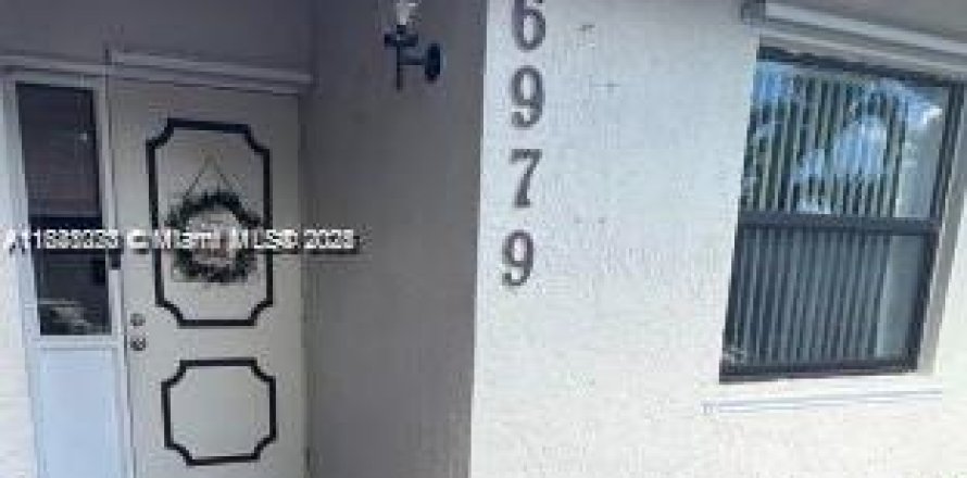 Touwnhouse à Miramar, Floride 2 chambres, 97.55 m2 № 1830274