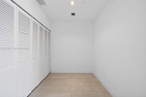 Condo in Sunrise, Florida, 1 bedroom № 2182011 - photo 8