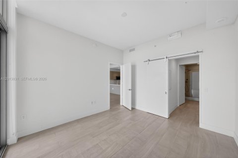 Condo in Sunrise, Florida, 1 bedroom № 2182011 - photo 19