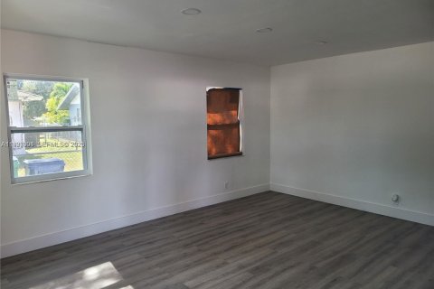 Купить виллу или дом в Майами-Гарденс, Флорида 3 спальни, 115.66м2, № 1988369 - фото 4