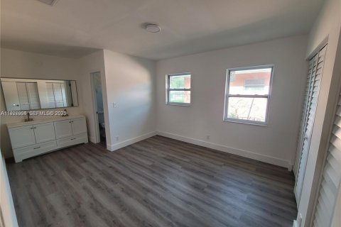 Купить виллу или дом в Майами-Гарденс, Флорида 3 спальни, 115.66м2, № 1988369 - фото 8