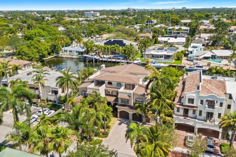 Townhouse in Fort Lauderdale, Florida 4 bedrooms, 299.7 sq.m. № 1744039 - photo 1