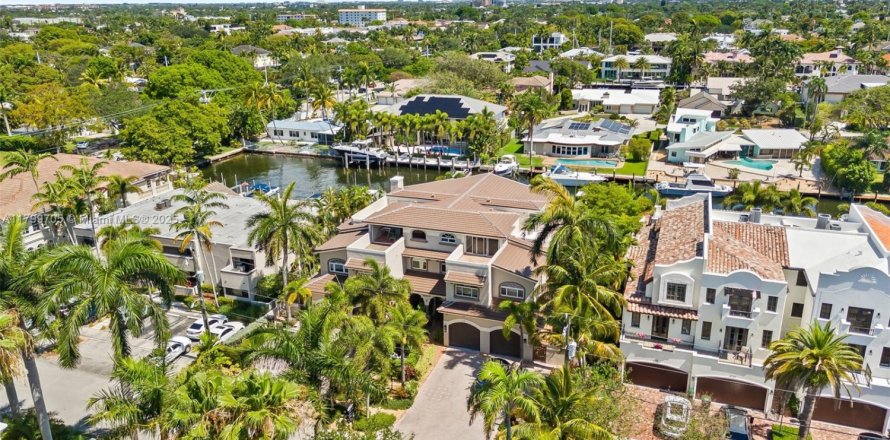 Townhouse in Fort Lauderdale, Florida 4 bedrooms, 299.7 sq.m. № 1744039