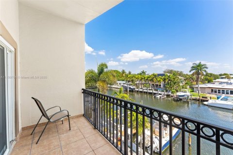 Townhouse in Fort Lauderdale, Florida 4 bedrooms, 299.7 sq.m. № 1744039 - photo 23