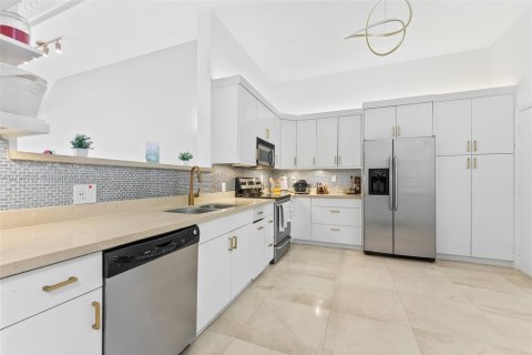 Townhouse in Fort Lauderdale, Florida 4 bedrooms, 299.7 sq.m. № 1744039 - photo 10